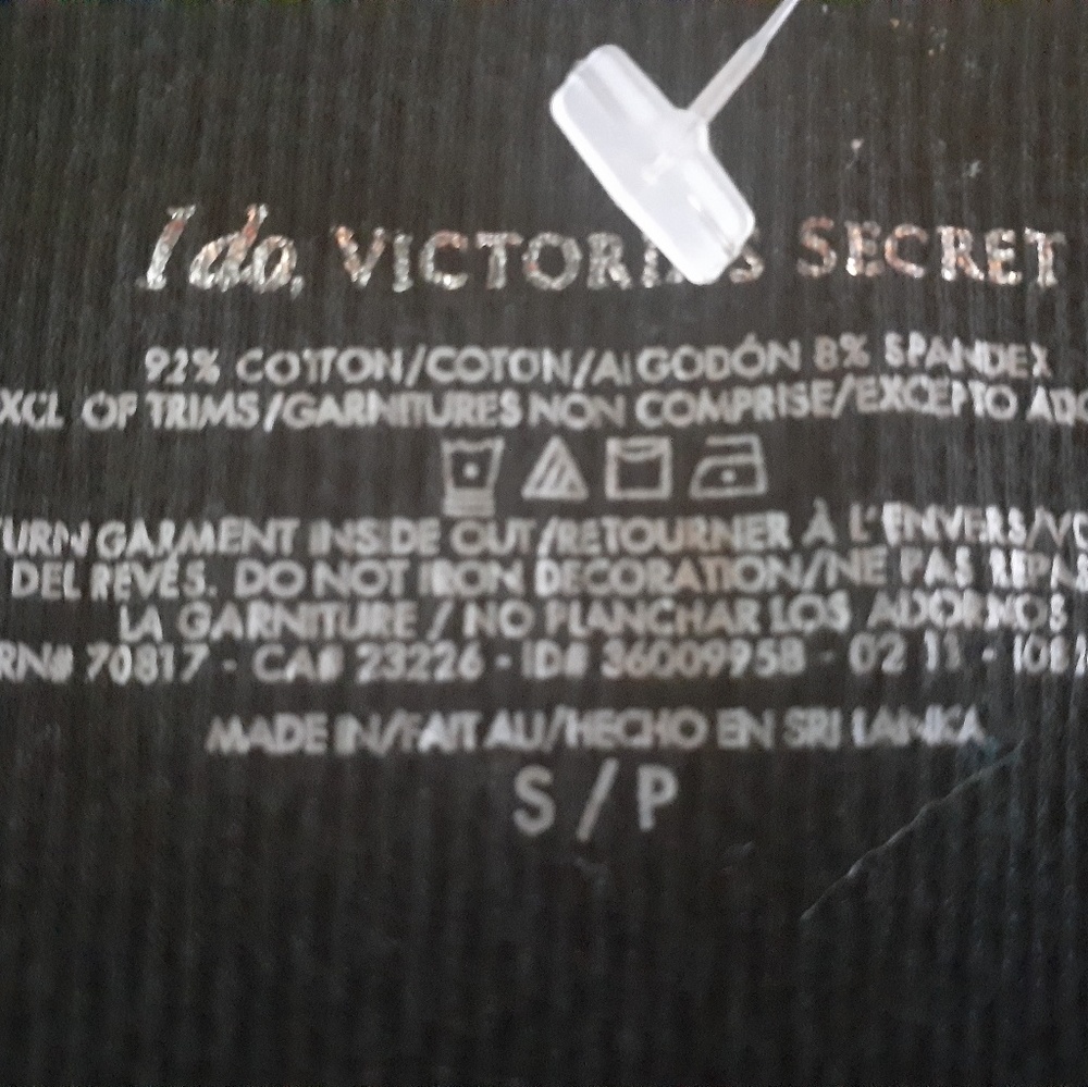 3 for 25$ V.S. black ribbed tank for Bride size S - Picture 3 of 4